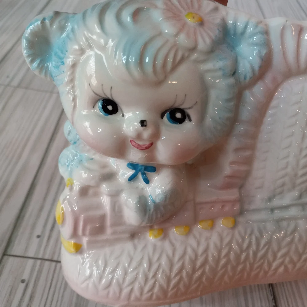 N/A vintage kitsch